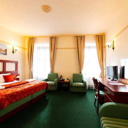 Vivaldi Apartments Mikulov Buitenkant foto
