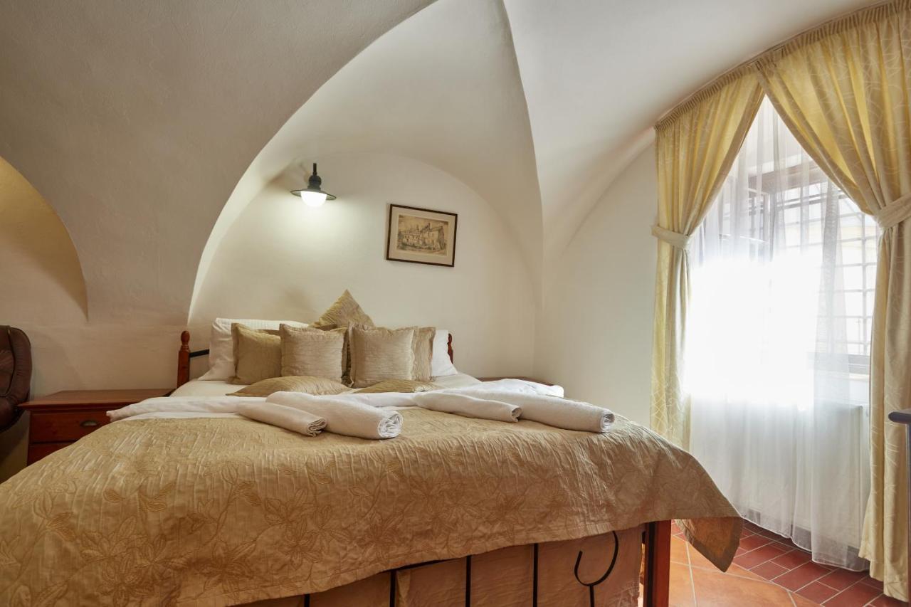 Vivaldi Apartments Mikulov Buitenkant foto