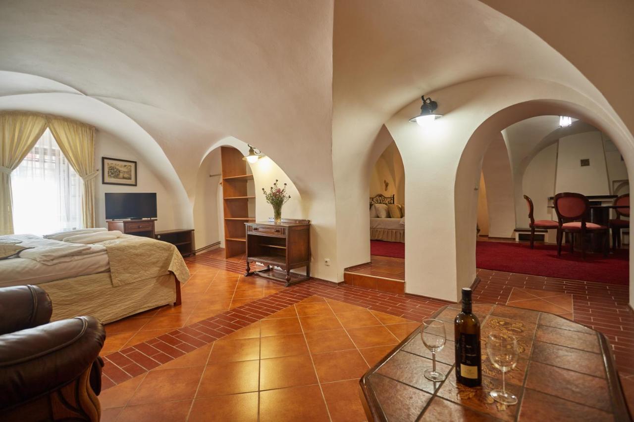 Vivaldi Apartments Mikulov Buitenkant foto