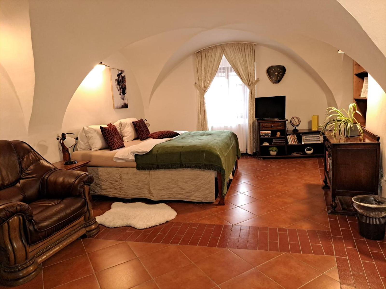 Vivaldi Apartments Mikulov Buitenkant foto