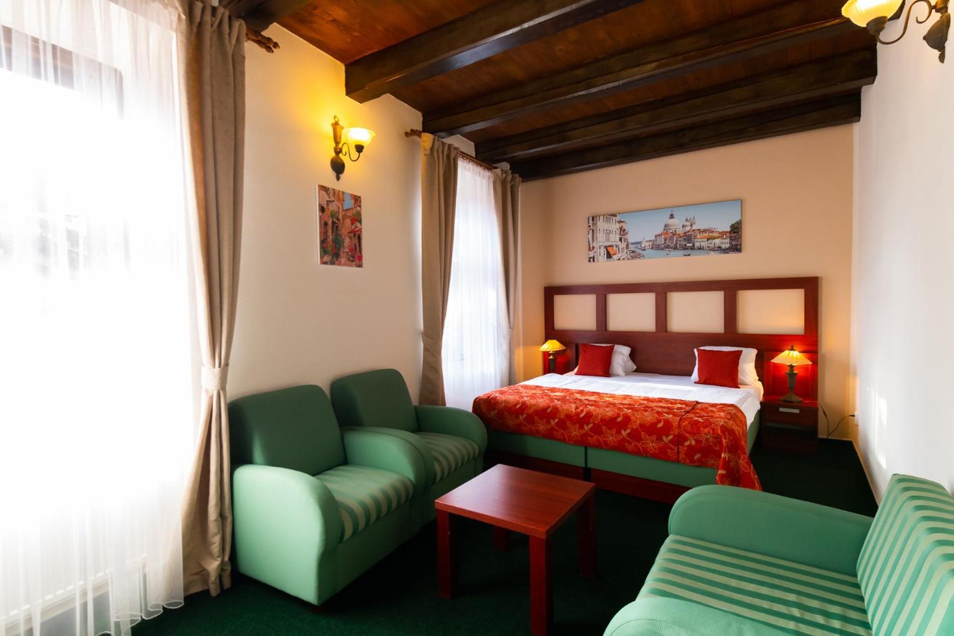 Vivaldi Apartments Mikulov Buitenkant foto